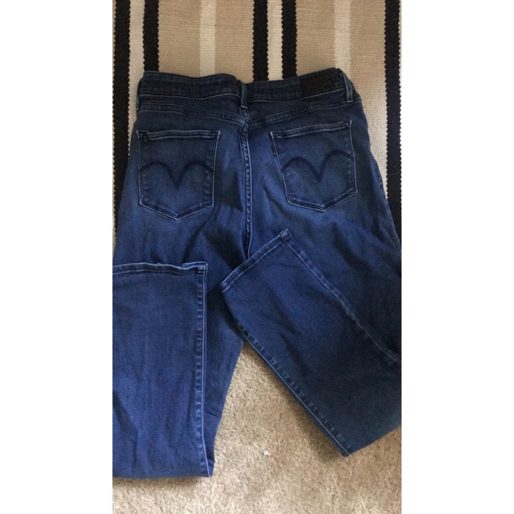 Straight leg blue jean Levi’s